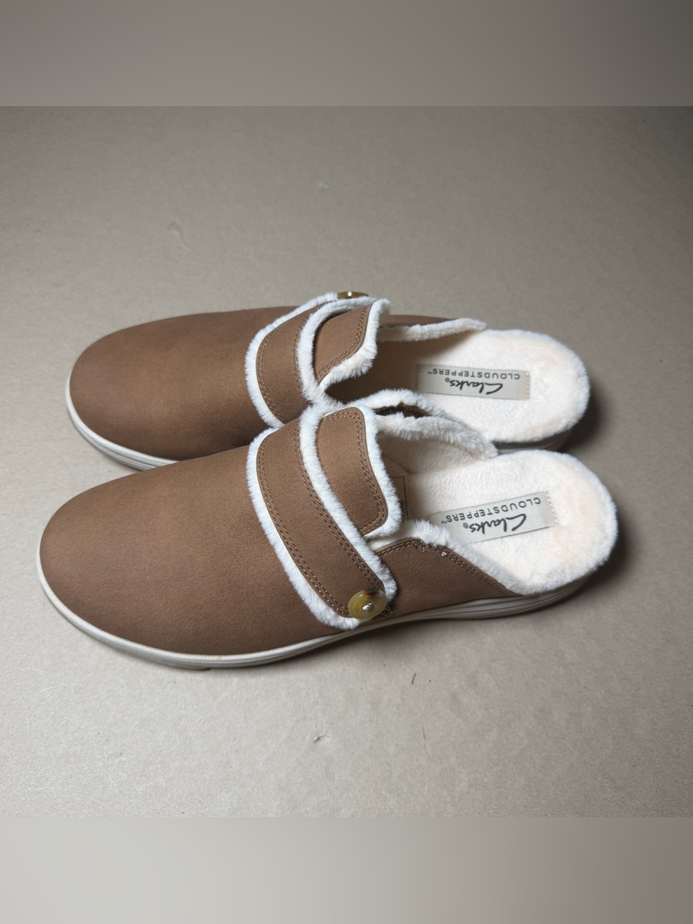 NEW Women’s Clark’s Cloud Stepper Fur Lined Slipper Size 10M US /7.5 UK
